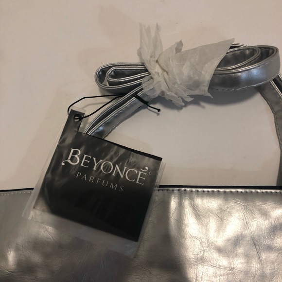 Beyoncé parfums shoulder bag NWT - Picture 2 of 6
